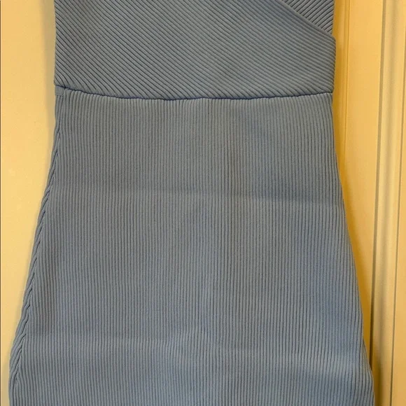 Elegant Blue Sleeveless Dress by MABLE. Great strap detail in back and a slit - Picture 3 of 7